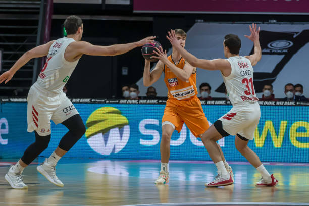 似的表现 似的表现